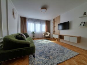 Dvosoban stan u centru, ulica Hasana Kikića